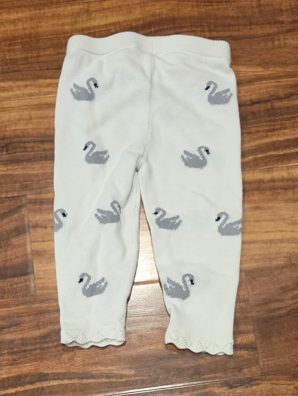 Janie and Jack EUC 18-24 months white and gray swan knit sweater and pants set